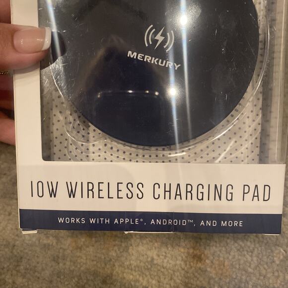 Mercury Merkury Wireless Charging Pad Black Apple Android 10W Fast Charging New - Picture 4 of 4